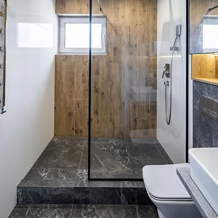 Stylisch New With One Bedroom * Leópolis