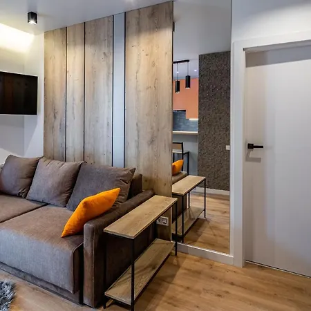 Stylisch New With One Bedroom Апартаменти