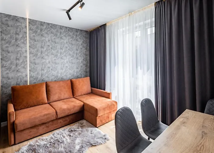 Stylisch New With One Bedroom Λβιβ