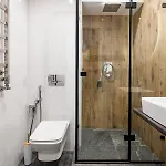 Stylisch New With One Bedroom *