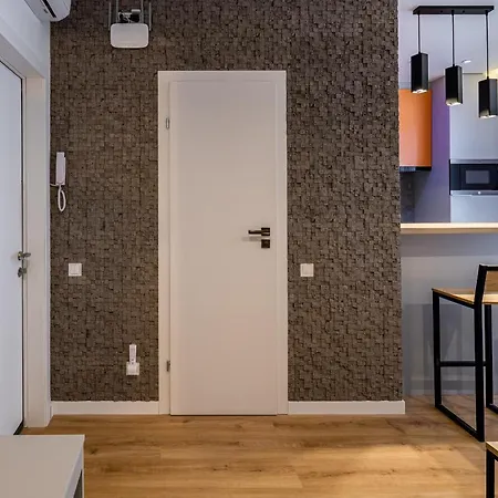 Apartment Stylisch New With One Bedroom