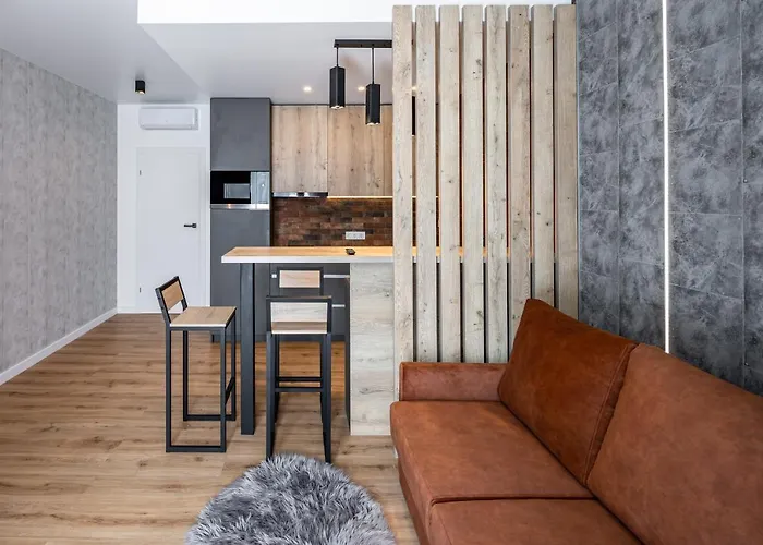 Stylisch New With One Bedroom