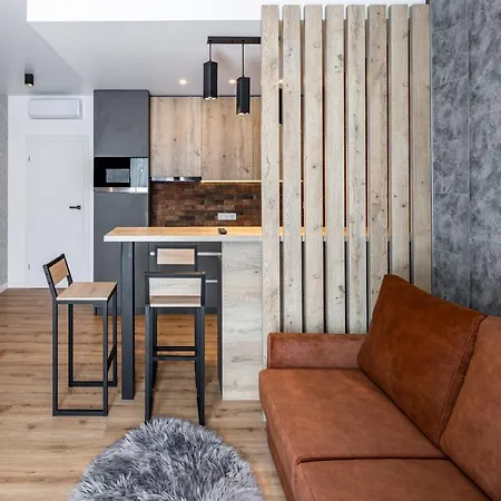 Stylisch New With One Bedroom