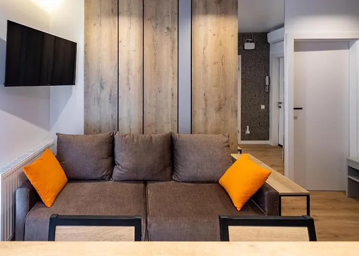 Stylisch New With One Bedroom *