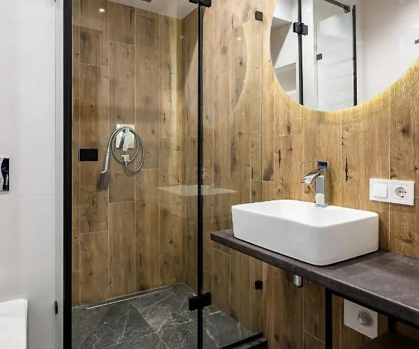 Stylisch New With One Bedroom 아파트 *