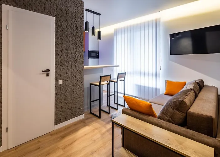 아파트 Stylisch New With One Bedroom 리비프